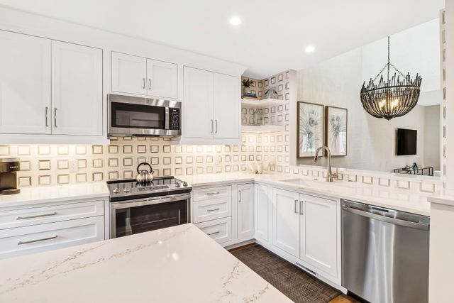 2537 Gleneagle Green: Sea Pines 3