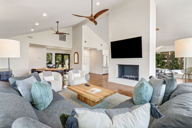 8 Gull Point Road: Sea Pines 10