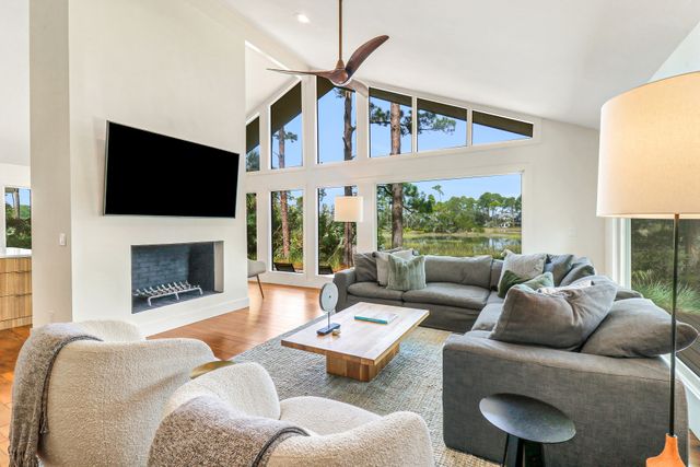 8 Gull Point Road: Sea Pines 9