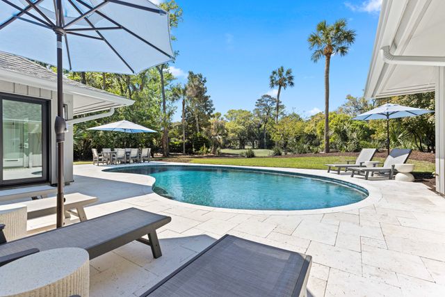 12 Woodbine Place: Sea Pines 4