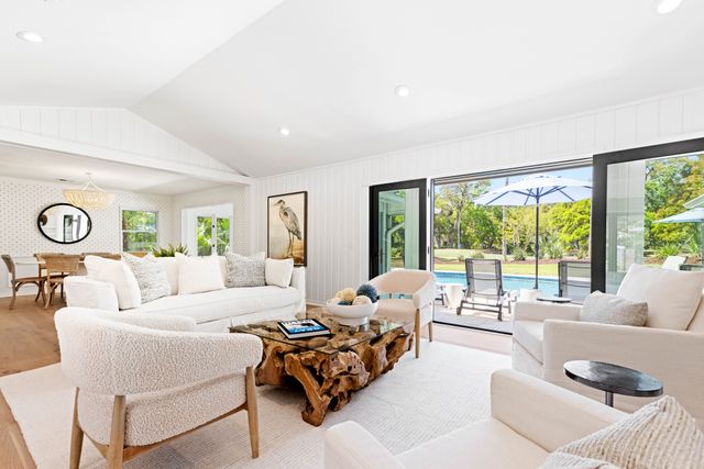 12 Woodbine Place: Sea Pines