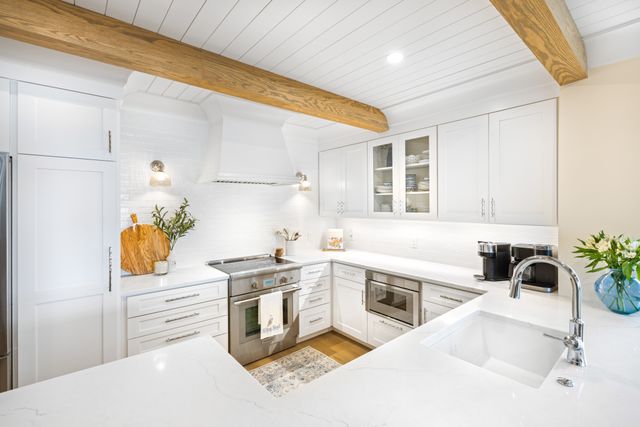 1832 Beachside Tennis Villas: Sea Pines 9