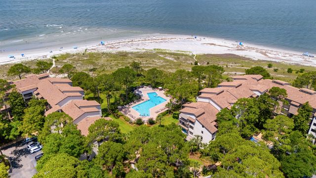1832 Beachside Tennis Villas: Sea Pines 4