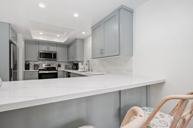 Tranquil Living - SUR4 6