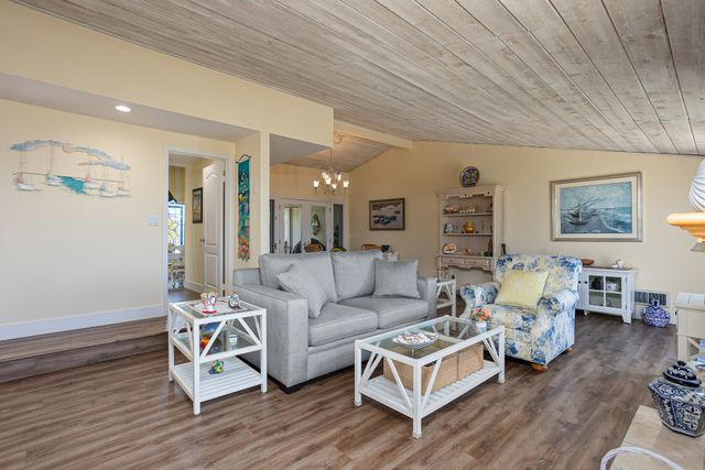Dolphin View - SUR43 11