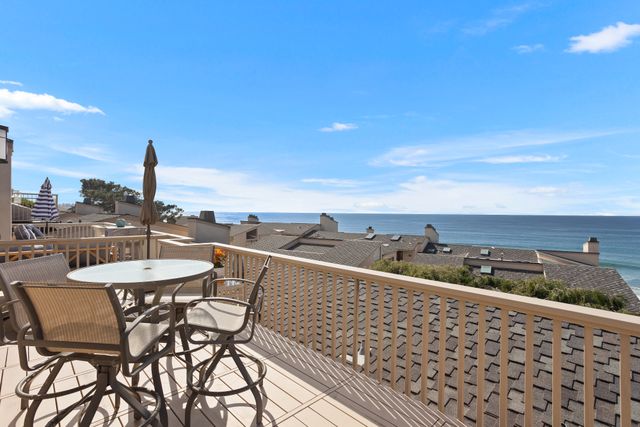 Dolphin View - SUR43 2