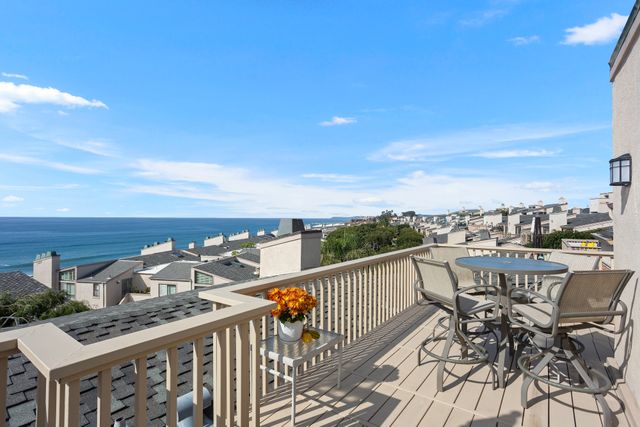 Dolphin View - SUR43 10