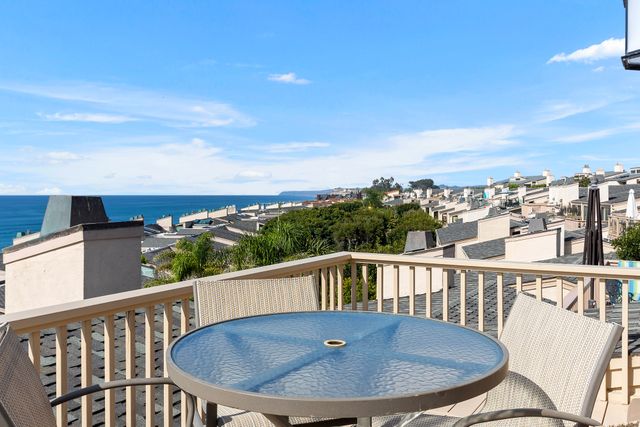 Dolphin View - SUR43 9