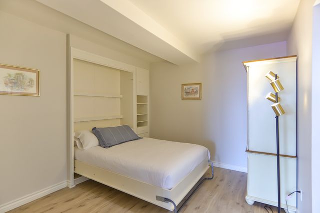 Barefoot Oasis - SUR127 32
