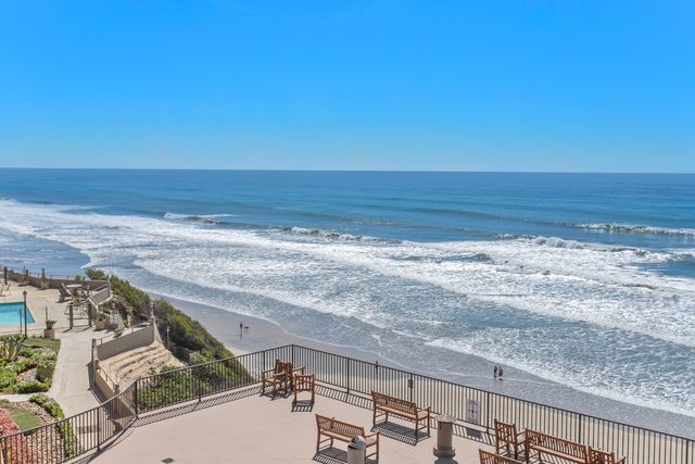 Beach View Beauty - DMBC775D 10