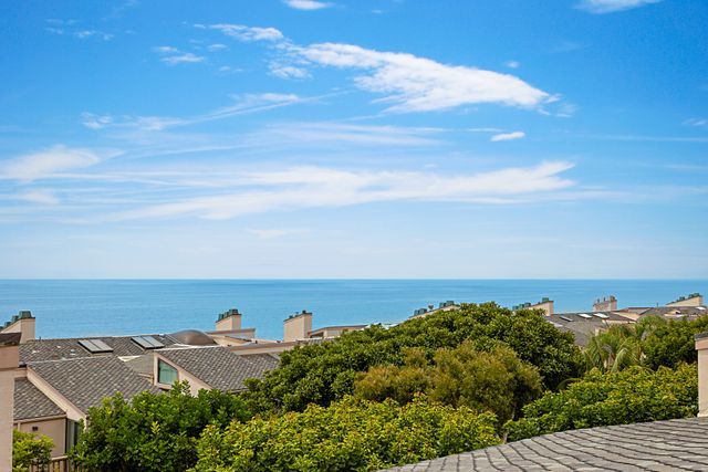 Coastal Retreat- SUR33 5