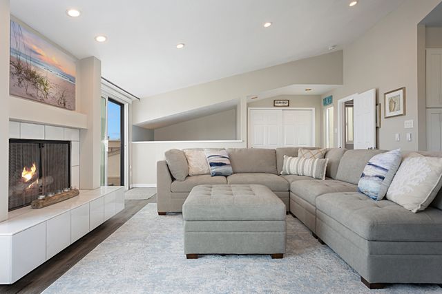 Coastal Retreat- SUR33 9