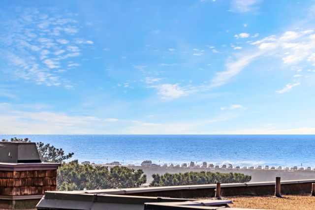 Mermaid's Lookout - DM12976