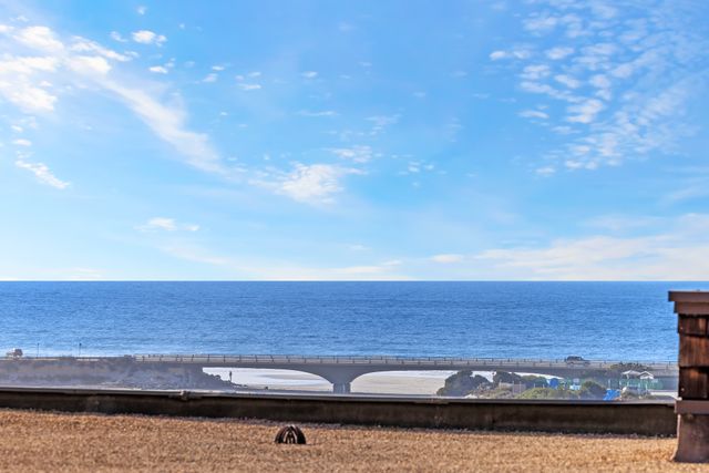 Mermaid's Lookout - DM12976 3