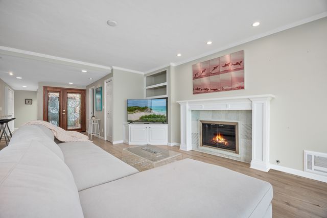 Serenade Shores - SUR119 5