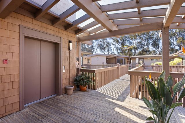 Boardwalk Treehouse - LJ307 28