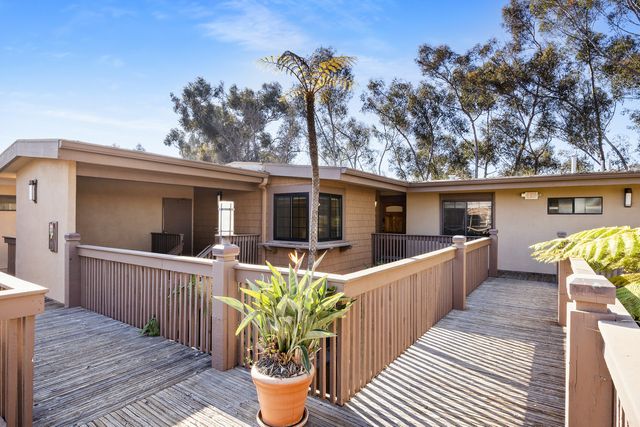 Boardwalk Treehouse - LJ307 29
