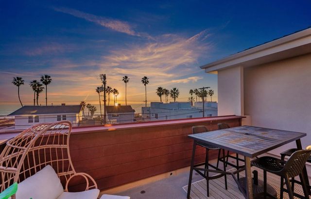 Oceanside Retreat - OC523 32