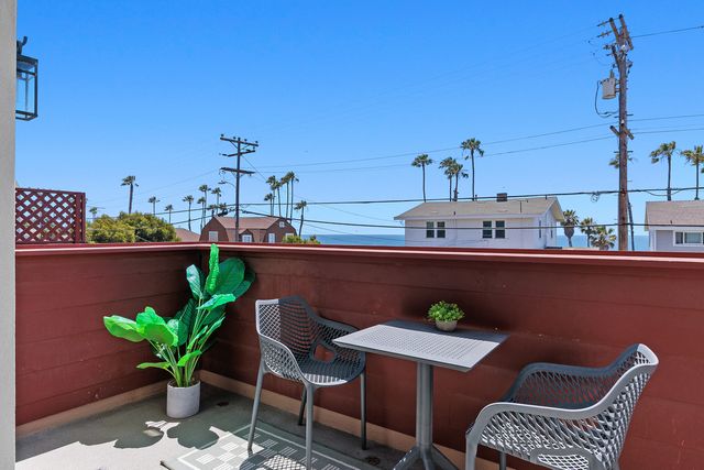 Oceanside Retreat - OC523 28