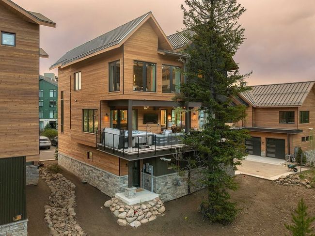 Featured Property Dilly Dally Chalet