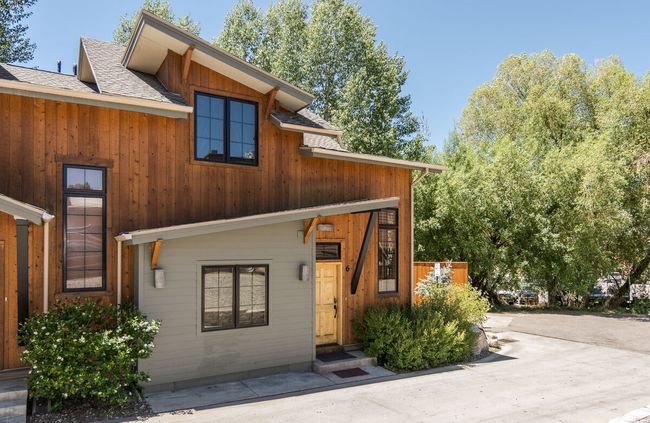 Featured Property Alpen Glow Row House 6