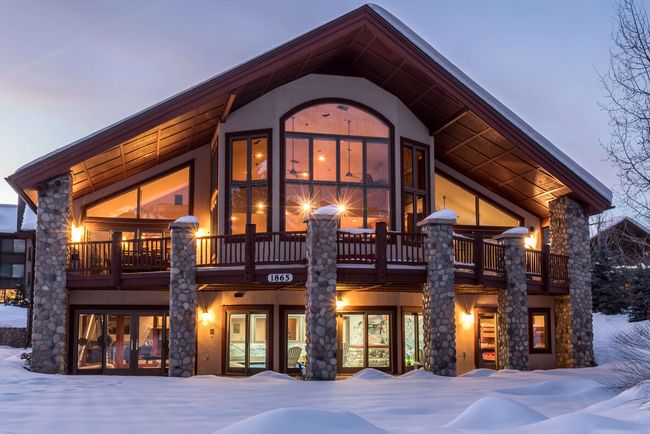 Featured Property Majestic Vista Chalet