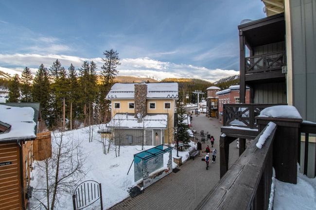Base Village Loft 109 4