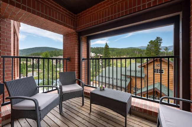 Base Village Loft 108 3