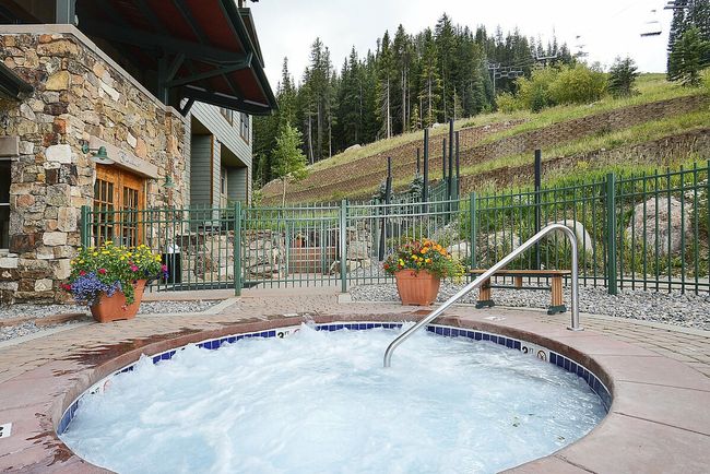 Zephyr Mountain Lodge 1606 2