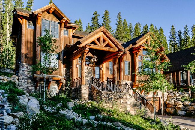 Bridger's Cache Ski Lodge