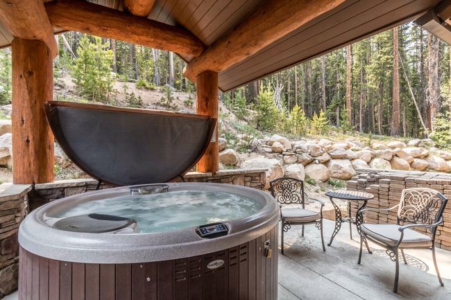 Bridger's Cache Ski Lodge 2