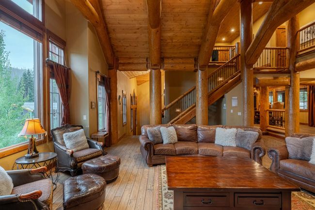 Bridger's Cache Ski Lodge 5