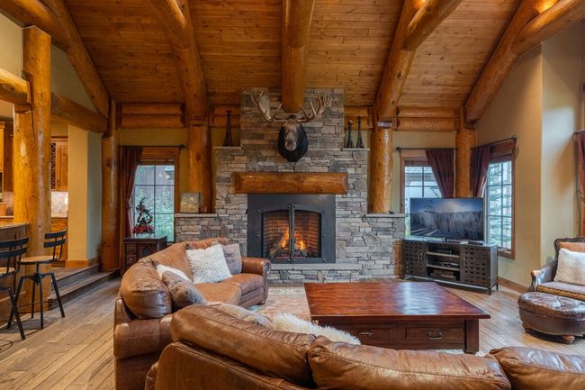 Bridger's Cache Ski Lodge 4