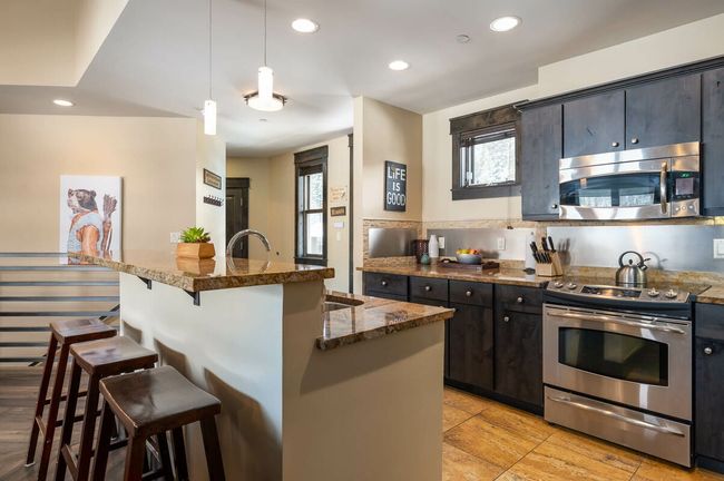 Base Village Loft 102 4
