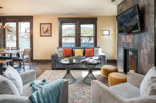 Base Village Loft 104 4