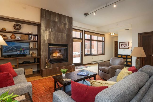 Howelsen Place B211
