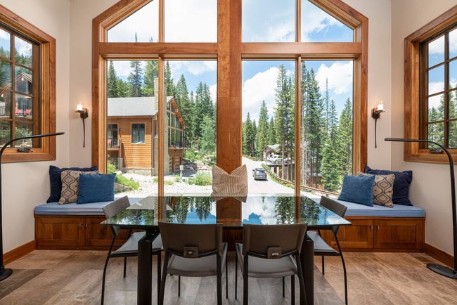 Jane's Ski Chalet 4