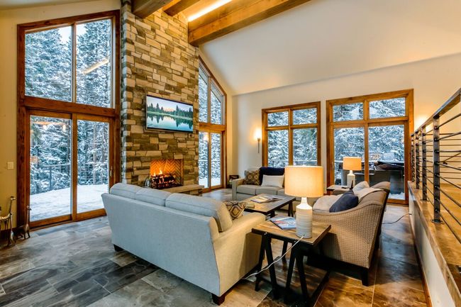 Jane's Ski Chalet 4