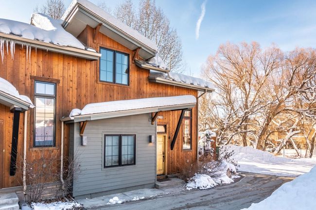 Alpen Glow Row House 6