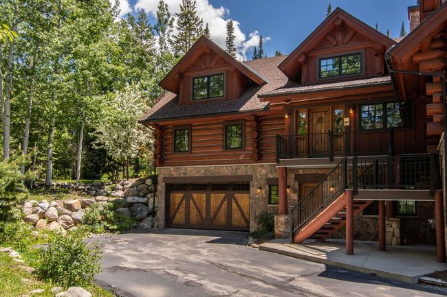 Sticks & Stones Lodge