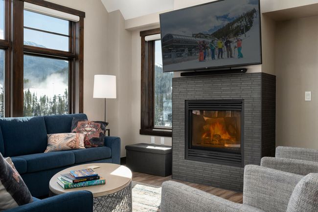 Zephyr Mountain Lodge 2800 5