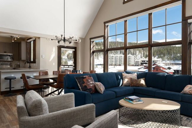 Zephyr Mountain Lodge 2800 2