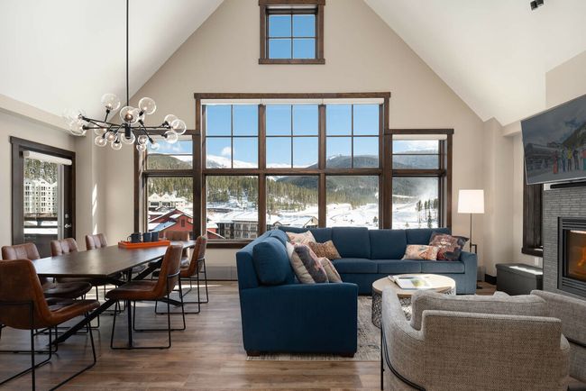 Zephyr Mountain Lodge 2800 4