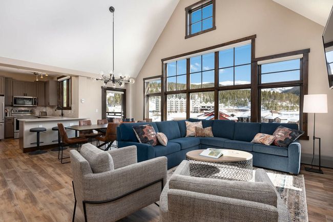 Zephyr Mountain Lodge 2800
