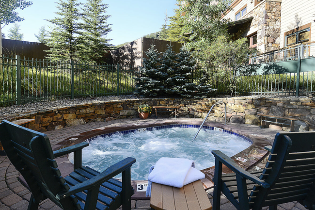 Zephyr Mountain Lodge 2800 2