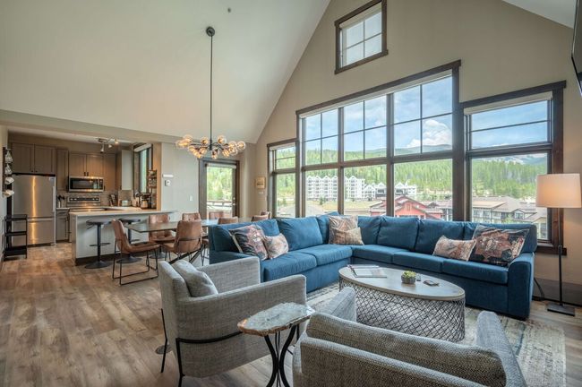 Zephyr Mountain Lodge 2800