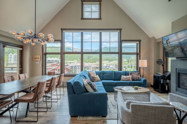 Zephyr Mountain Lodge 2800 4