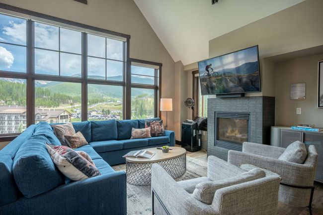 Zephyr Mountain Lodge 2800 5