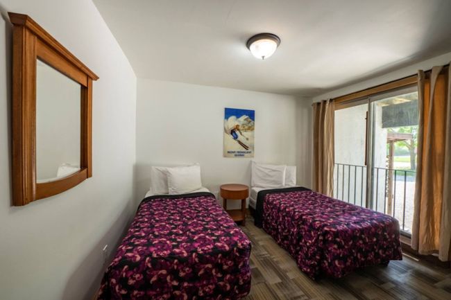 6 bedroom Chalet/Cottage with Hot Tub, Sauna, Ping Pong Table at Blue Mountain #52R 14