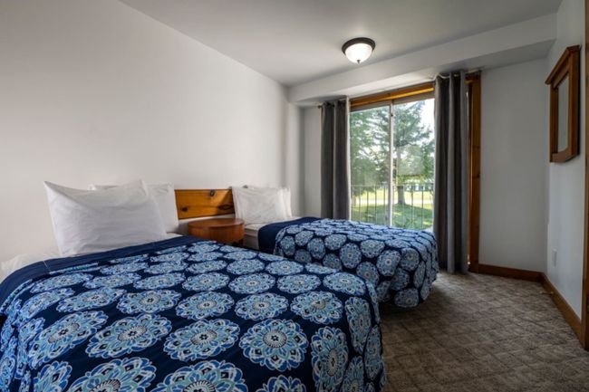 6 bedroom Chalet/Cottage with Hot Tub, Sauna, Ping Pong Table at Blue Mountain #52R 24